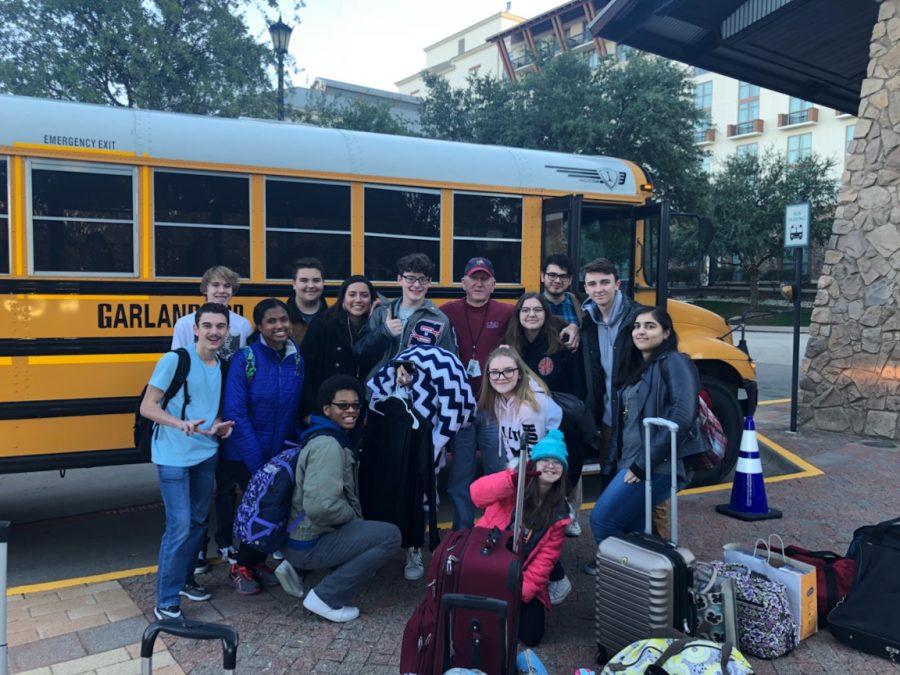 Members of the Sachse Mustang Theatre arrive at the Gaylord Texan for the Texas Thespian Festival